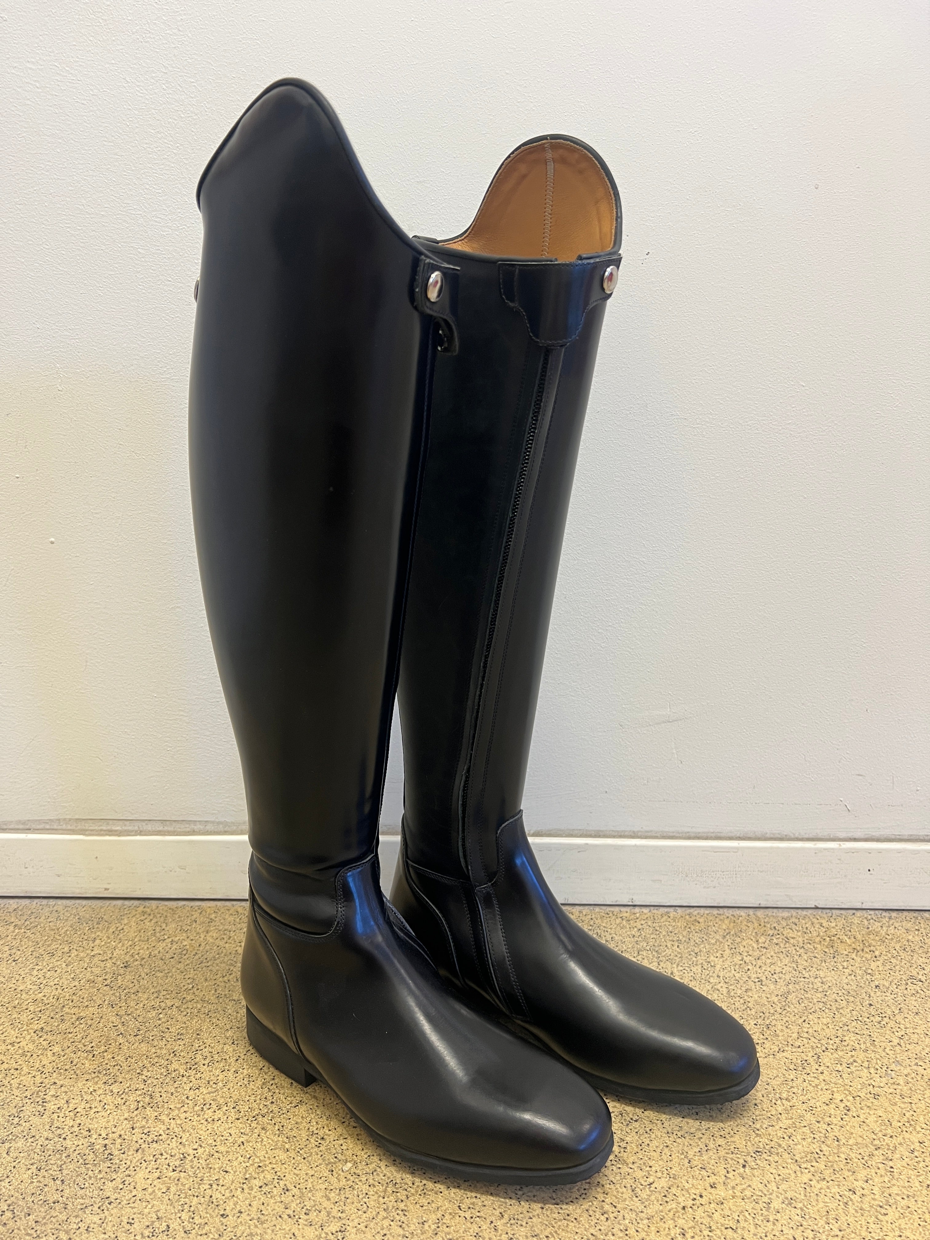 OLIVIA - Polished Black - Stl 39/34-35/48