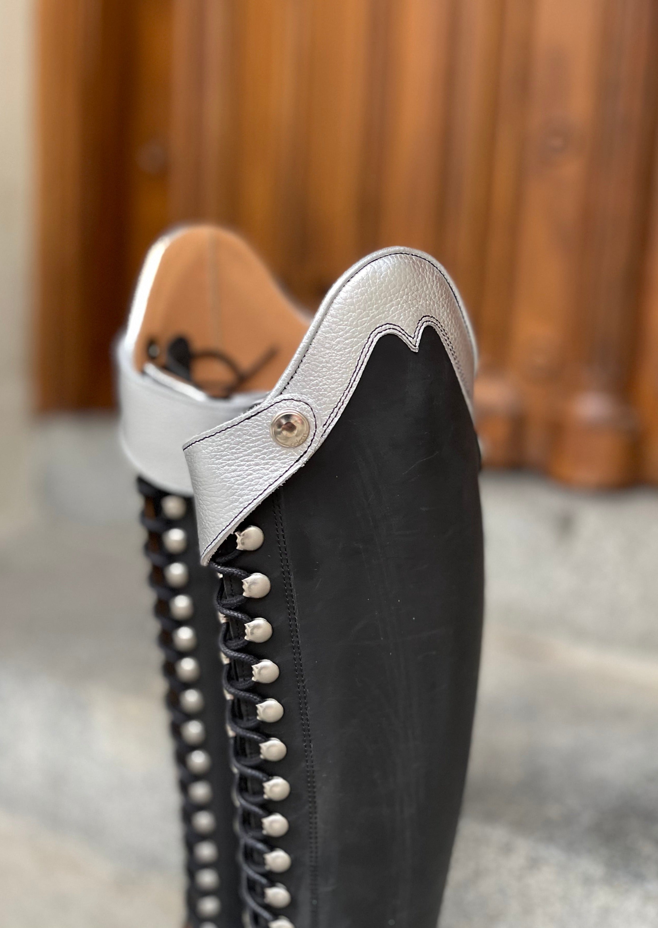 Bia - Waxed Black/Silver - Size 38,5